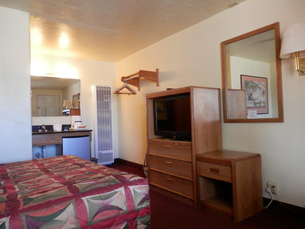 Kiva Motel Шоу-Лоу Номер фото