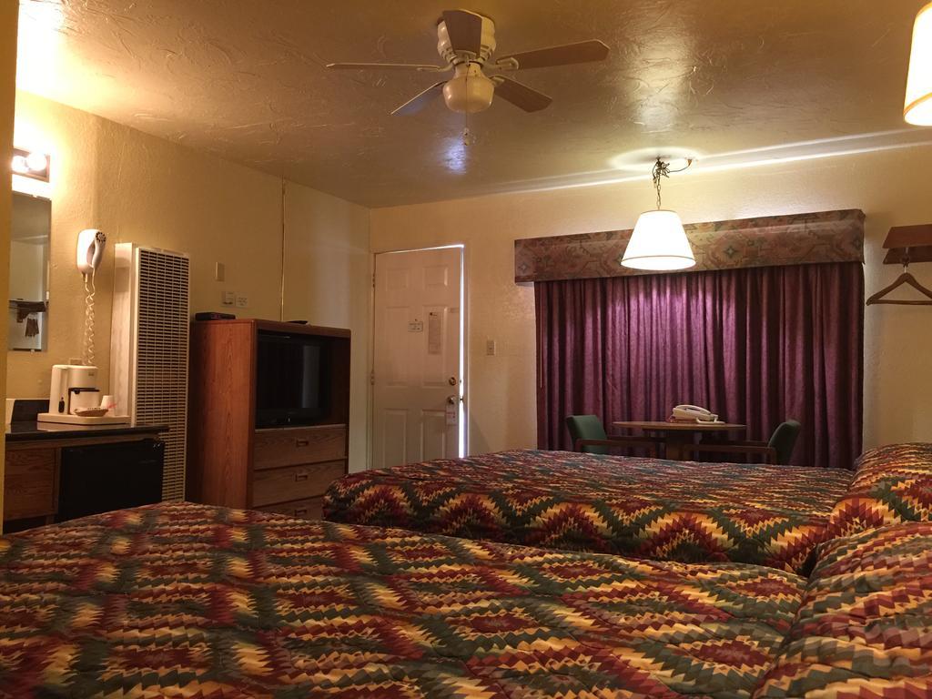 Kiva Motel Шоу-Лоу Экстерьер фото